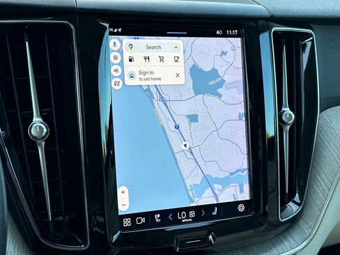 Certified 2023 Volvo XC60 B5 Plus w/ Protection Package Premier image 22