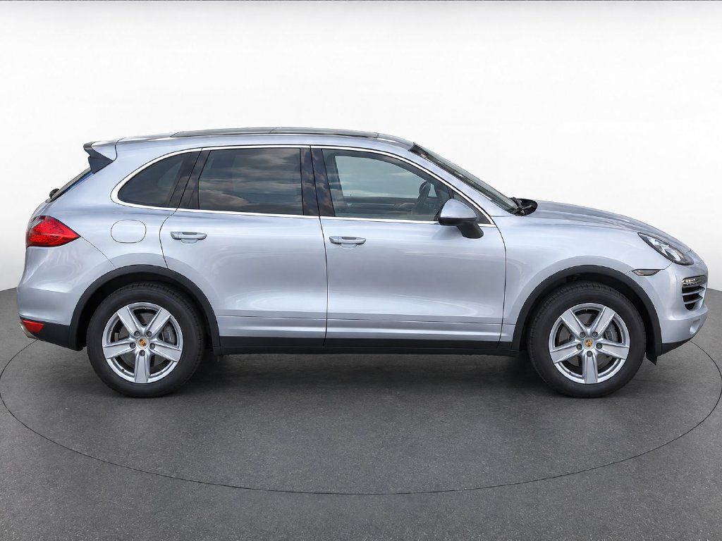 Used 2012 Porsche Cayenne AWD/4WD image 6