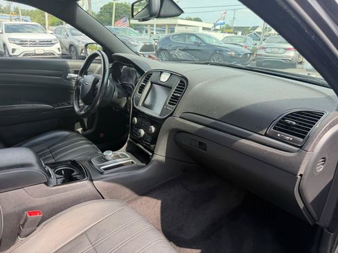 Used 2015 Chrysler 300 S AWD/4WD image 21
