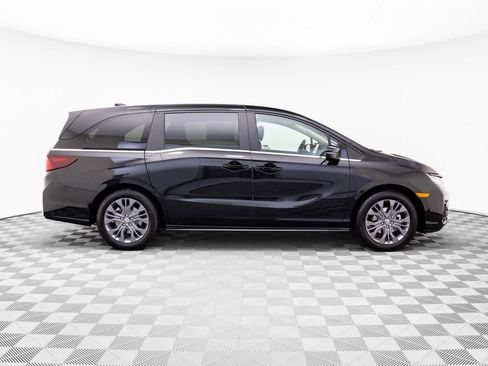 New 2026 Honda Odyssey Touring image 7