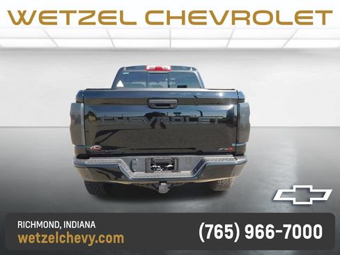 Used 2025 Chevrolet Colorado ZR2 w/ Technology Package AWD/4WD image 4