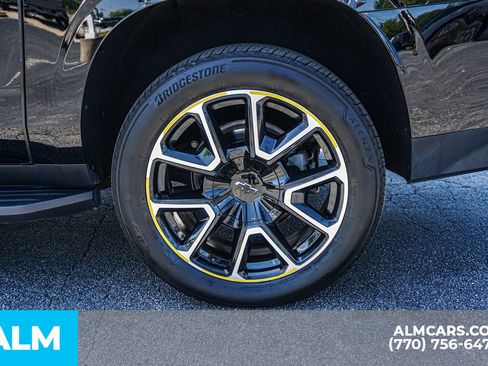 Used 2022 Chevrolet Suburban RST w/ Sport Performance Package AWD/4WD image 16