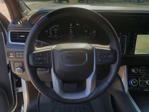 Used 2024 GMC Yukon Denali w/ Advanced Technology Package RWD image 17