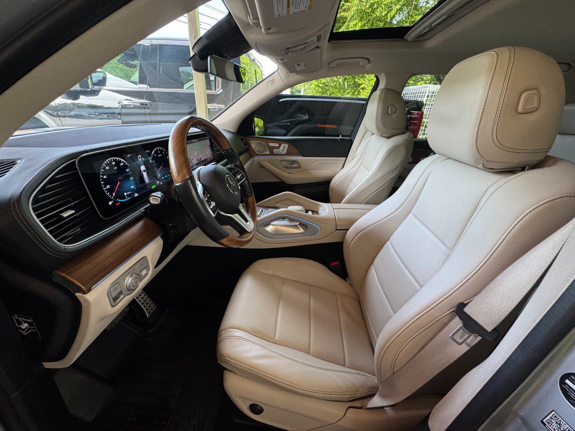 Used 2022 Mercedes-Benz GLS 450 4MATIC image 9