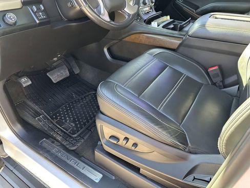 Used 2018 GMC Yukon Denali w/ Open Road Package image 28