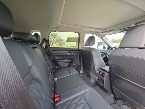 New 2026 Nissan Rogue Platinum image 28