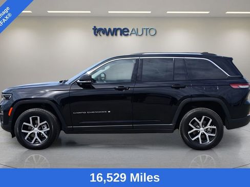 Used 2023 Jeep Grand Cherokee Limited AWD/4WD image 2