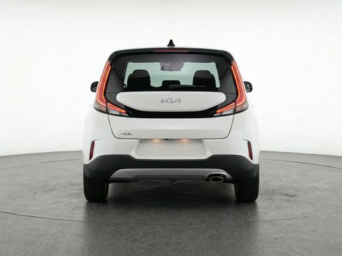 Used 2025 Kia Soul LX w/ LX Technology Package image 7