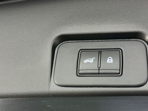 Used 2023 Nissan Rogue SL w/ SL Premium Package image 32