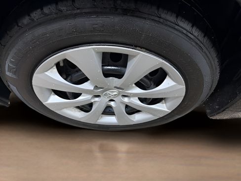 Used 2022 Toyota Corolla LE FWD image 10