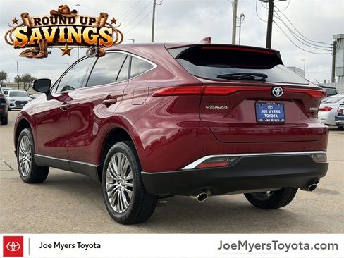 Used 2024 Toyota Venza Limited image 7