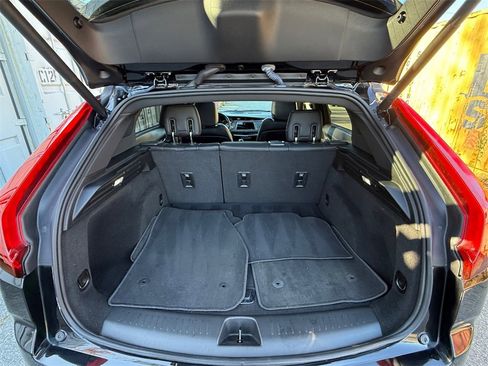 Used 2022 Cadillac XT4 Luxury w/ Cold Weather Package image 25