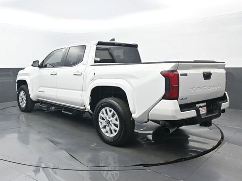 Used 2025 Toyota Tacoma SR5 AWD/4WD image 3