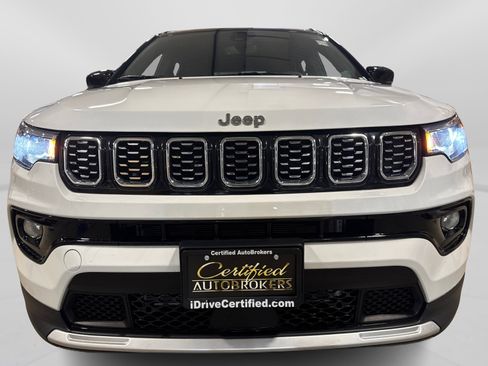 Used 2025 Jeep Compass Limited AWD/4WD image 10