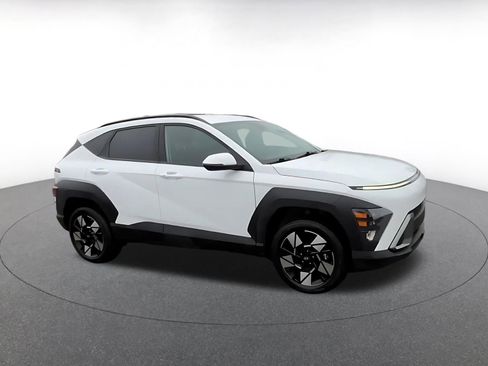 Used 2025 Hyundai Kona SEL image 2