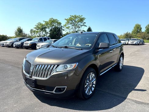 Used 2011 Lincoln MKX AWD w/ 102A Rapid Spec Order Code image 2