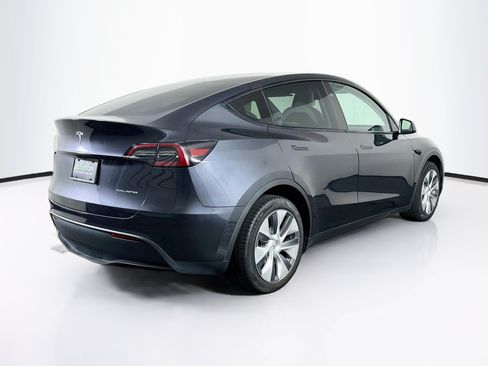 Used 2024 Tesla Model Y Long Range AWD/4WD image 9