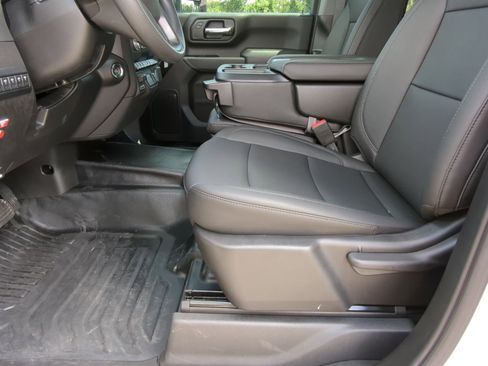 New 2025 GMC Sierra 3500 Pro w/ Convenience Package image 18