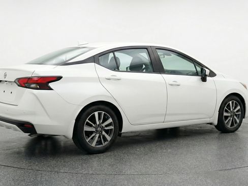 Used 2025 Nissan Versa SV image 7