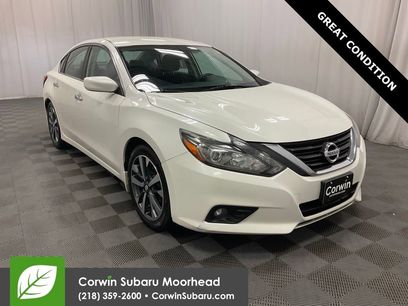 Used 2016 Nissan Altima 2.5 SR w/ LED Appearance Package