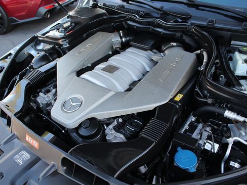 Used 2013 Mercedes-Benz C 63 AMG Sedan image 40