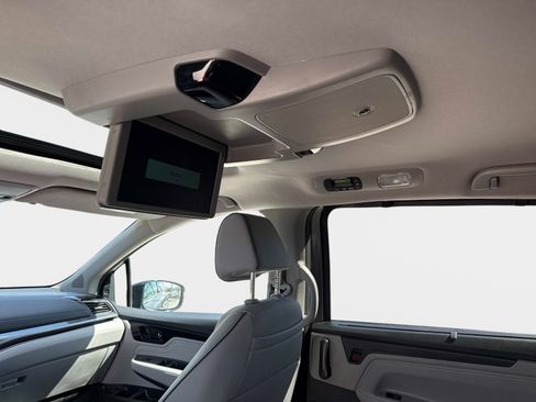 Used 2023 Honda Odyssey Elite image 16