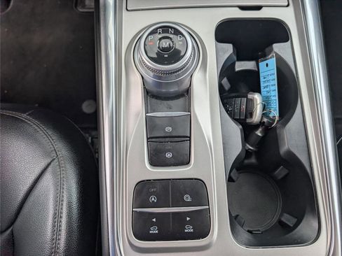 Used 2020 Ford Explorer XLT w/ Equipment Group 202A RWD image 16