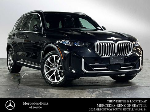 Used 2024 BMW X5 xDrive40i AWD/4WD image 1