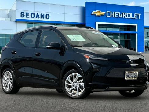 Used 2023 Chevrolet Bolt EUV LT FWD image 2