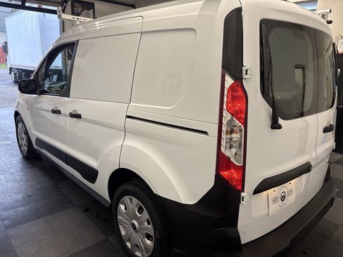 Used 2019 Ford Transit Connect XL image 11