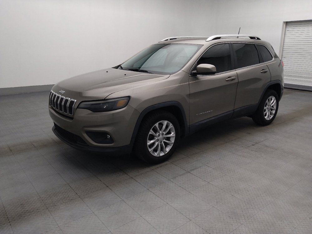 Used 2019 Jeep Cherokee Latitude w/ Popular Appearance Group FWD image 2