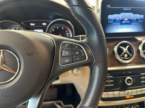 Used 2019 Mercedes-Benz GLA 250 4MATIC image 18