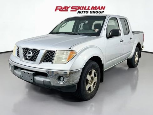 Used 2008 Nissan Frontier SE w/ SE Value Truck Pkg AWD/4WD image 3