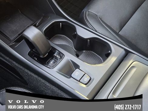 Certified 2024 Volvo XC40 B5 Core w/ Protection Package Premier image 19