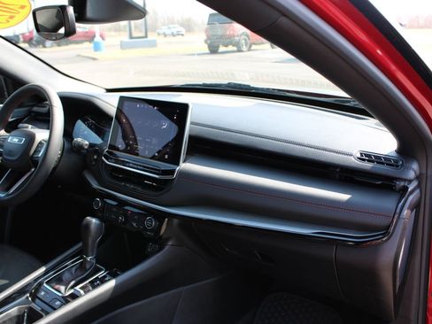 Used 2025 Jeep Compass Trailhawk image 28