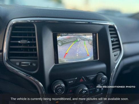 Used 2021 Jeep Grand Cherokee Laredo RWD image 17