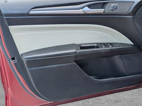 Used 2018 Ford Fusion Titanium image 15