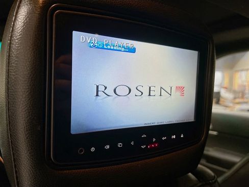 Used 2014 Ford Explorer XLT w/ Equipment Group 202A image 24