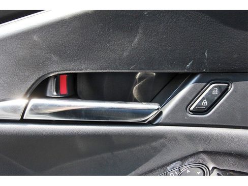 Certified 2025 MAZDA CX-30 AWD 2.5 S w/ Preferred Package image 19