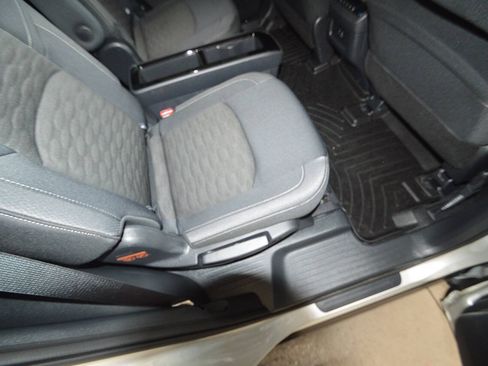 Used 2025 Nissan Pathfinder SV w/ SV Premium Package AWD/4WD image 13