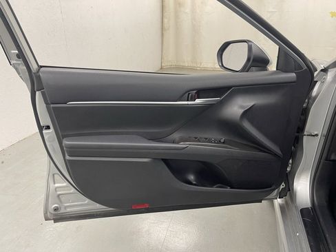 Used 2024 Toyota Camry SE image 16