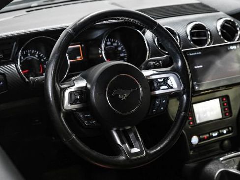 Used 2017 Ford Mustang Coupe RWD image 17