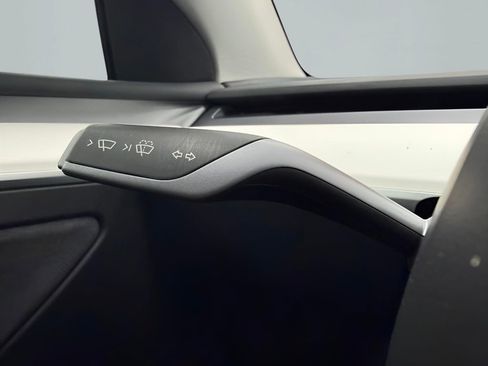 Used 2023 Tesla Model Y Long Range image 14