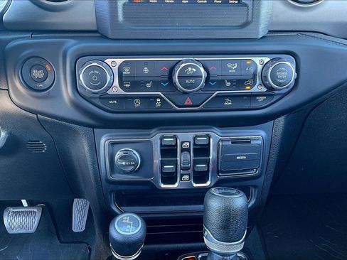 Used 2021 Jeep Wrangler Unlimited Sport image 23