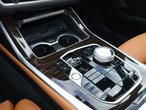 Used 2026 BMW X7 xDrive40i w/ Executive Package image 29