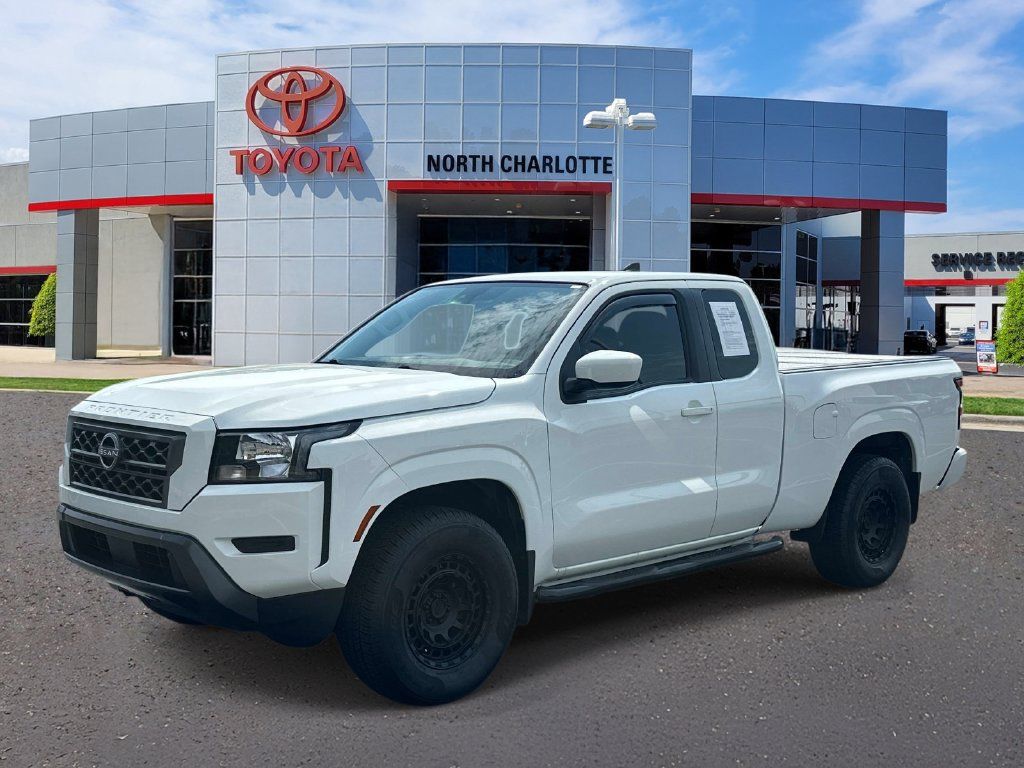 Used 2024 Nissan Frontier SV RWD image 5