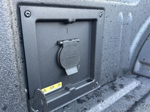 Used 2025 Ford F150 Lariat w/ Equipment Group 502A High image 21