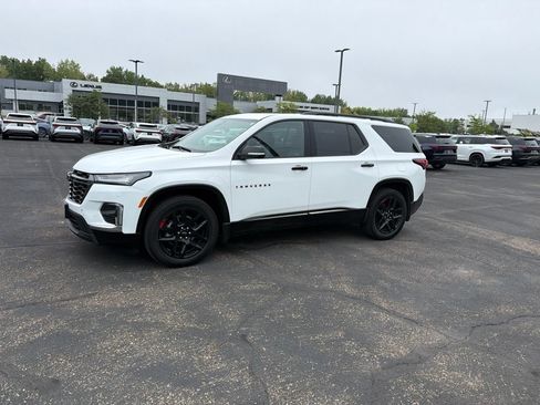 Used 2022 Chevrolet Traverse Premier w/ Redline Edition AWD/4WD image 3