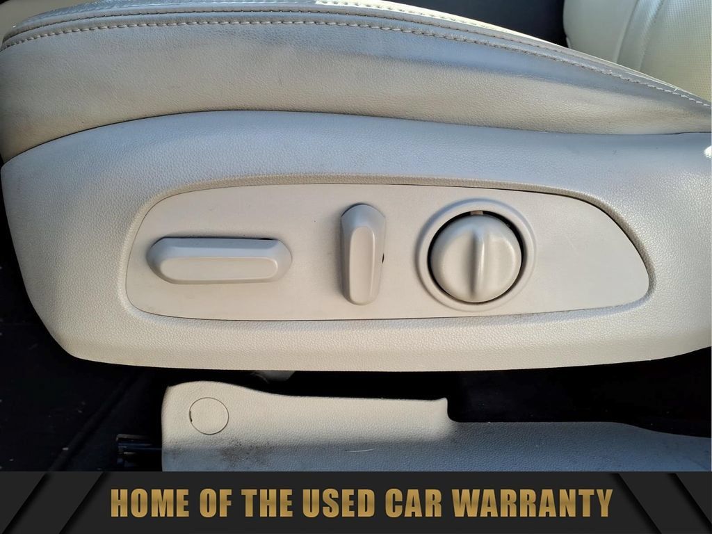 Used 2019 Buick Enclave Essence FWD image 17
