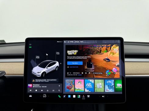 Used 2021 Tesla Model Y Long Range AWD/4WD image 6